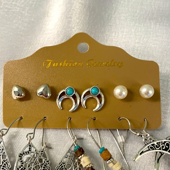 Feather Moon Classical Earrings - Picture 4 of 4